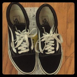 Old Skool Platform Black and White Vans